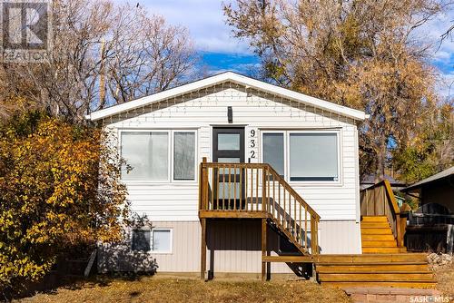 932 Hochelaga Street W, Moose Jaw, SK - Outdoor