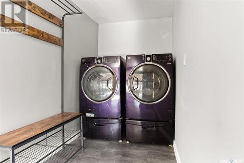 932 Hochelaga Street W, Moose Jaw, SK - Indoor Photo Showing Laundry Room