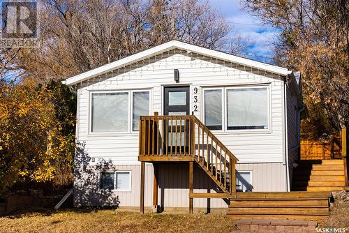 932 Hochelaga Street W, Moose Jaw, SK - Outdoor