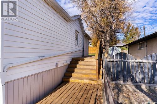 932 Hochelaga Street W, Moose Jaw, SK - Outdoor With Exterior