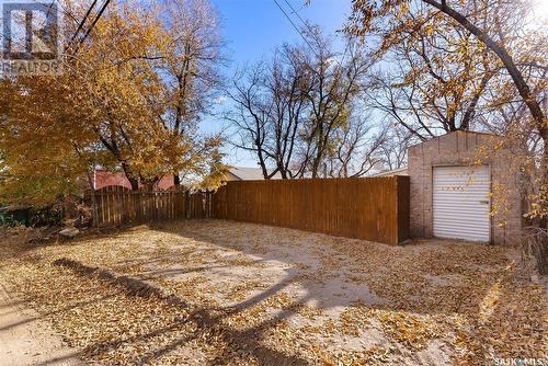 932 Hochelaga Street W, Moose Jaw, SK - Outdoor