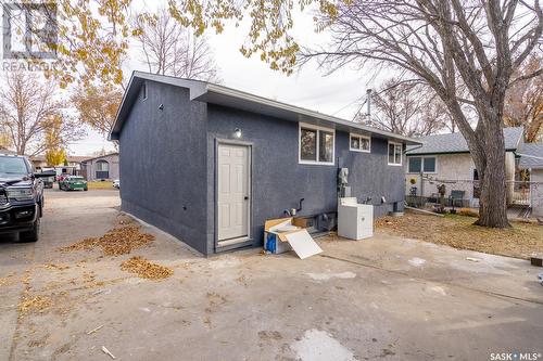 68 Young Crescent, Regina, SK - Outdoor With Exterior