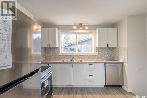 68 Young Crescent, Regina, SK - Indoor Photo Showing Kitchen