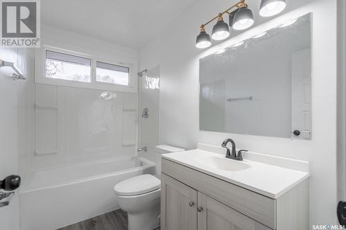 68 Young Crescent, Regina, SK - Indoor Photo Showing Bathroom