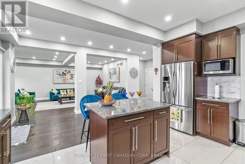 812 Jackpine Way, London, ON - Indoor Photo Showing Kitchen With Stainless Steel Kitchen