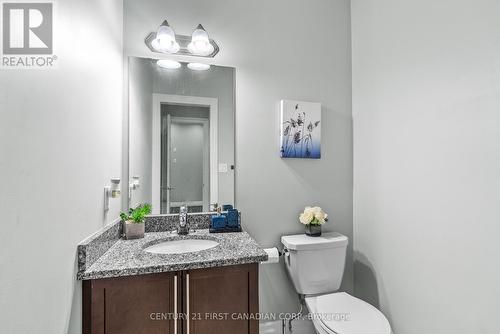 812 Jackpine Way, London, ON - Indoor Photo Showing Bathroom