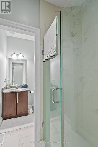 812 Jackpine Way, London, ON - Indoor Photo Showing Bathroom