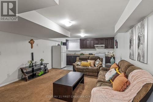 812 Jackpine Way, London, ON - Indoor Photo Showing Other Room