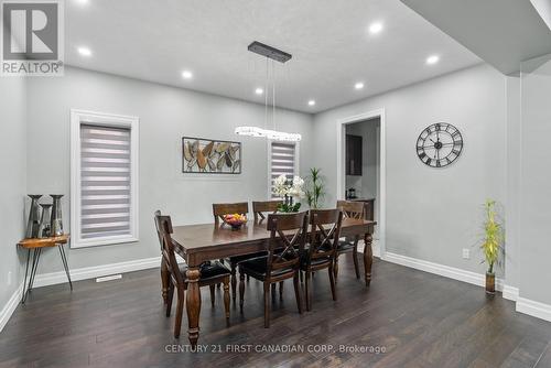 812 Jackpine Way, London, ON - Indoor Photo Showing Dining Room