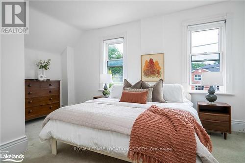 62 Bruce Street S, Blue Mountains, ON - Indoor Photo Showing Bedroom