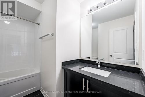 144 Sailors Landing, Clarington (Bowmanville), ON - Indoor Photo Showing Bathroom