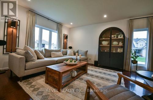 29 Majestic Drive, Timmins (Beaurivage), ON - Indoor Photo Showing Living Room