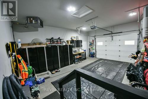 29 Majestic Drive, Timmins (Beaurivage), ON - Indoor Photo Showing Garage