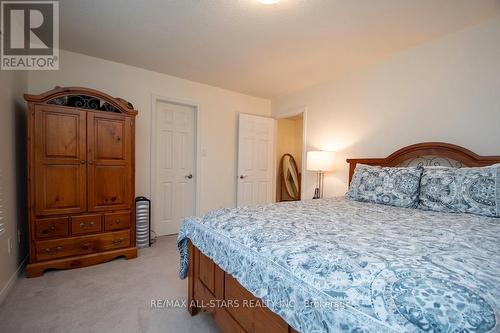 393 Elmwood Court, Oshawa (Samac), ON - Indoor Photo Showing Bedroom