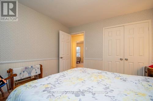 393 Elmwood Court, Oshawa (Samac), ON - Indoor Photo Showing Bedroom