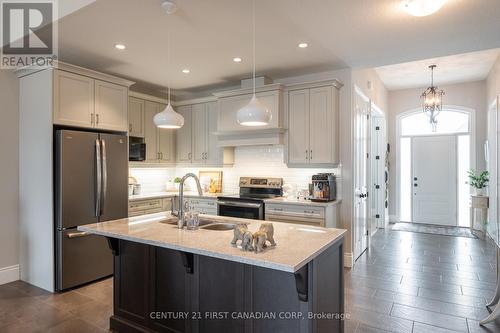 2263 Callingham Drive, London, ON - Indoor Photo Showing Kitchen With Stainless Steel Kitchen With Upgraded Kitchen