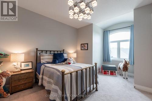 2263 Callingham Drive, London, ON - Indoor Photo Showing Bedroom