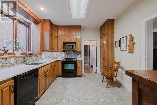 41 Gerrard Street, London, ON - Indoor Photo Showing Kitchen