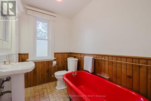 41 Gerrard Street, London, ON - Indoor Photo Showing Bathroom