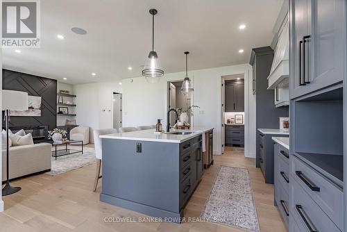 2692 Heardcreek Trail, London, ON - Indoor Photo Showing Kitchen