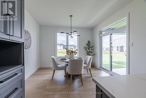 2692 Heardcreek Trail, London, ON - Indoor Photo Showing Dining Room