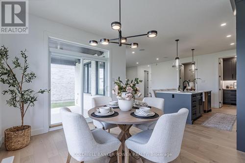 2692 Heardcreek Trail, London, ON - Indoor Photo Showing Dining Room