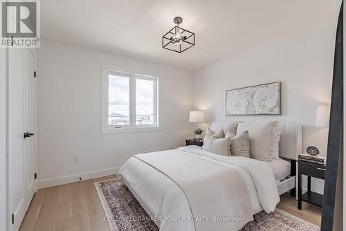 2692 Heardcreek Trail, London, ON - Indoor Photo Showing Bedroom