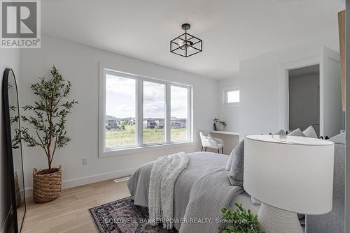 2692 Heardcreek Trail, London, ON - Indoor Photo Showing Bedroom