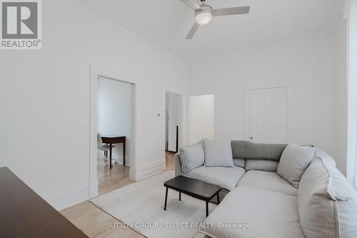 918 Wellington Street, London, ON - Indoor Photo Showing Living Room