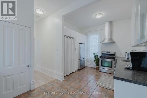 918 Wellington Street, London, ON - Indoor Photo Showing Kitchen