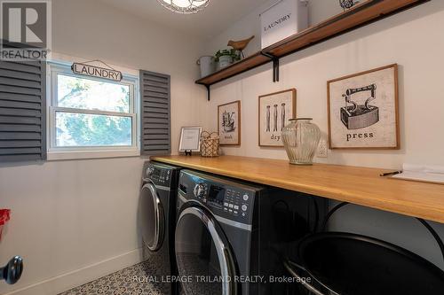 20 Keith Crescent, Bluewater (Bayfield), ON - Indoor Photo Showing Laundry Room