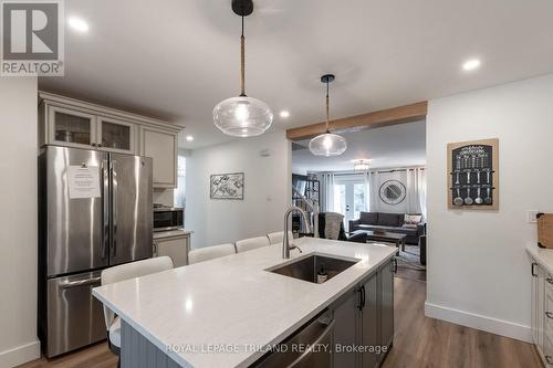 20 Keith Crescent, Bluewater (Bayfield), ON - Indoor Photo Showing Kitchen