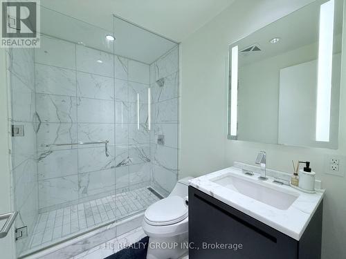 2407 - 180 University Avenue, Toronto, ON - Indoor Photo Showing Bathroom