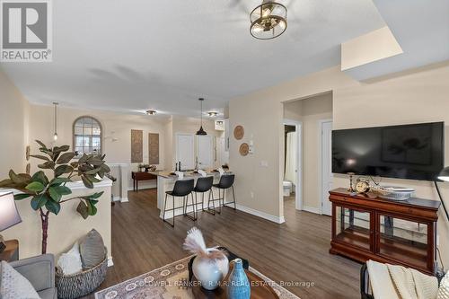 #5 - 1430 Gord Vinson Avenue, Clarington (Courtice), ON - Indoor Photo Showing Living Room