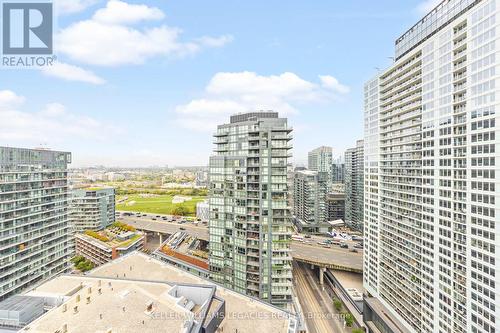 2711 - 600 Fleet Street, Toronto, ON - Outdoor With Facade