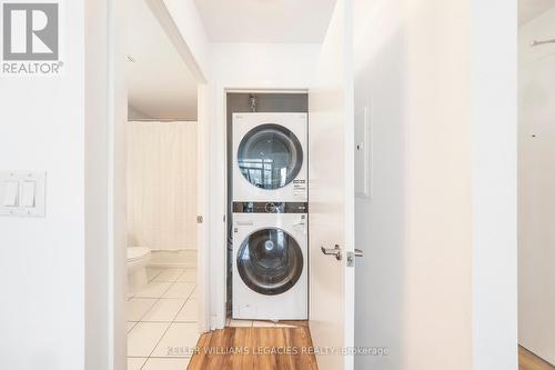 2711 - 600 Fleet Street, Toronto, ON - Indoor Photo Showing Laundry Room