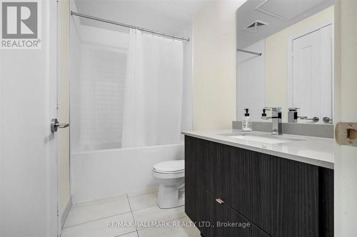 2207 - 330 Richmond Street W, Toronto, ON - Indoor Photo Showing Bathroom