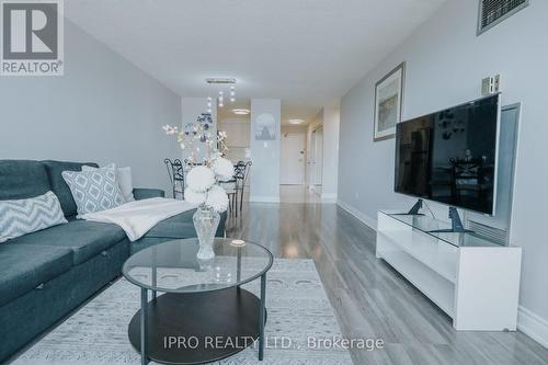 1113 - 99 Blackwell Avenue, Toronto, ON - Indoor Photo Showing Living Room