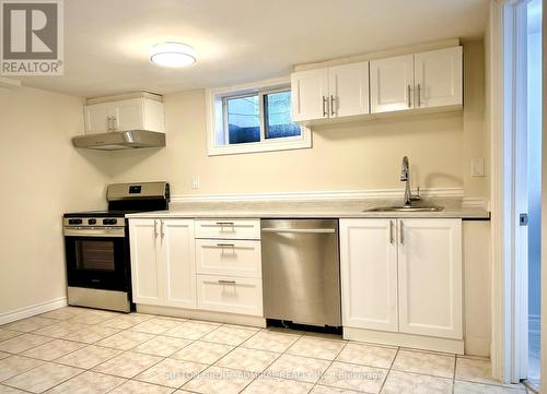 Lower - 39 Donald Street, Barrie, ON - Indoor Photo Showing Kitchen