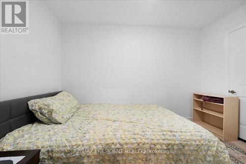 5 Classic Drive, Brampton, ON - Indoor Photo Showing Bedroom