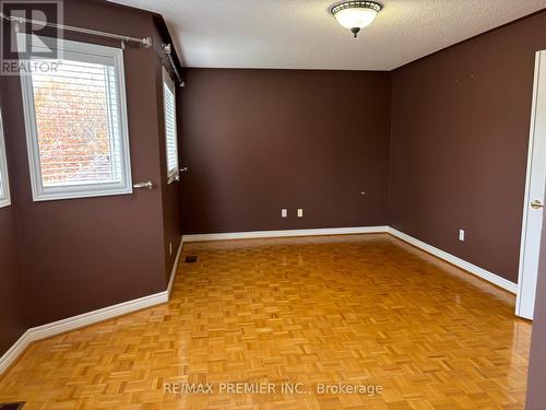 325 Vellore Avenue, Vaughan, ON - Indoor Photo Showing Other Room