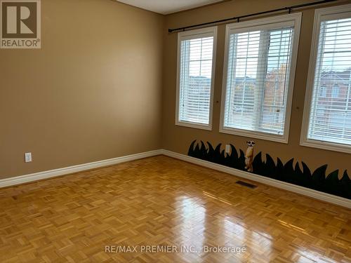 325 Vellore Avenue, Vaughan, ON - Indoor Photo Showing Other Room