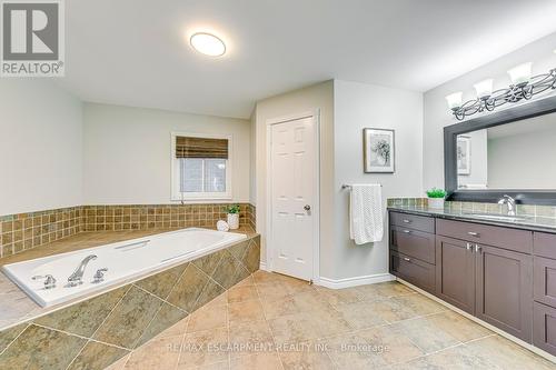 435 March Crescent, Oakville, ON - Indoor Photo Showing Bathroom