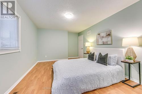 435 March Crescent, Oakville, ON - Indoor Photo Showing Bedroom