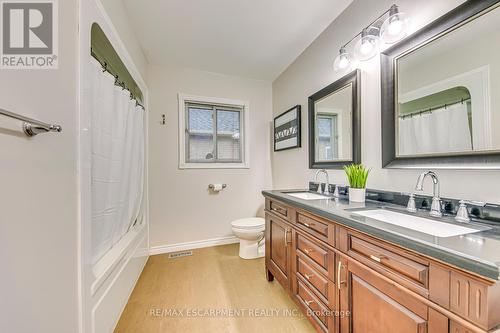 435 March Crescent, Oakville, ON - Indoor Photo Showing Bathroom