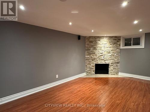 725 Ashburnham Place, Mississauga, ON - Indoor With Fireplace