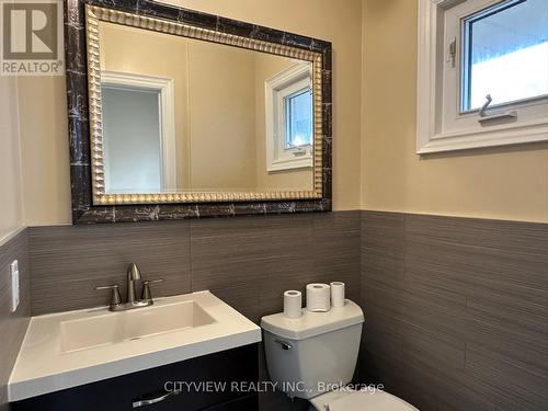 725 Ashburnham Place, Mississauga, ON - Indoor Photo Showing Bathroom