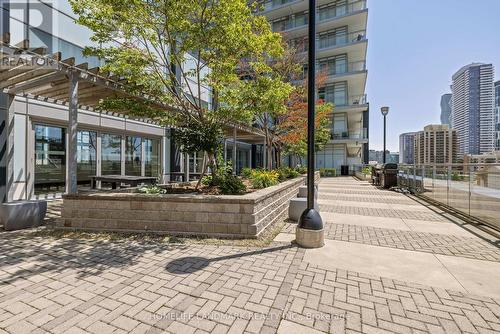 809 - 360 Square One Drive, Mississauga, ON - Outdoor