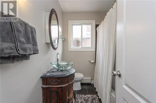 881 Robinson Drive, Sudbury, ON - Indoor Photo Showing Bathroom