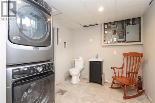 881 Robinson Drive, Sudbury, ON - Indoor Photo Showing Laundry Room